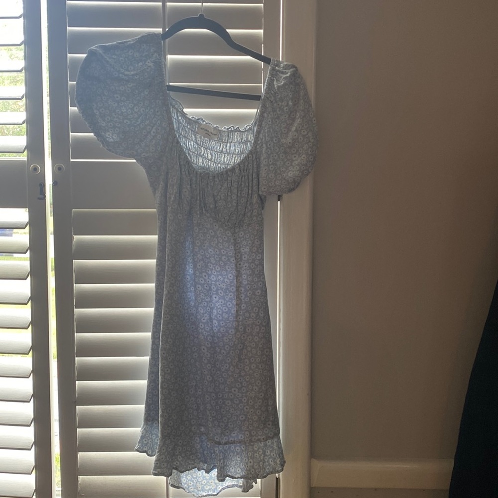 Victoria and Sophia blue floral mini dress size m from boutique